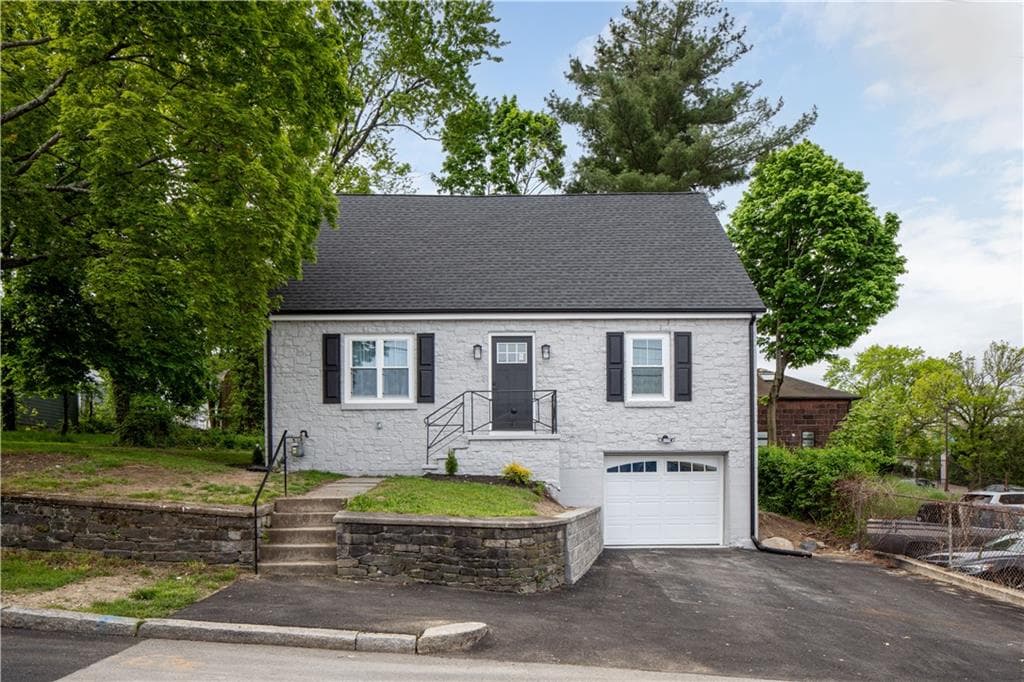 162 Colonial