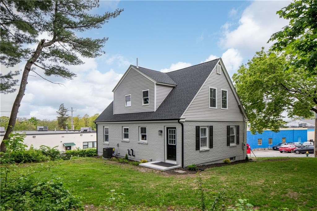 162 Colonial photo 4
