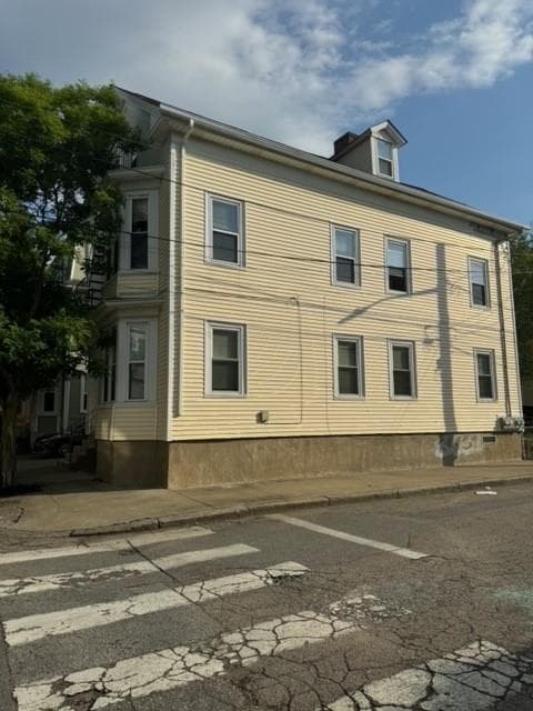 71 Sutton photo 2