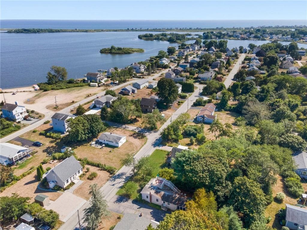 177 Cedar photo 3