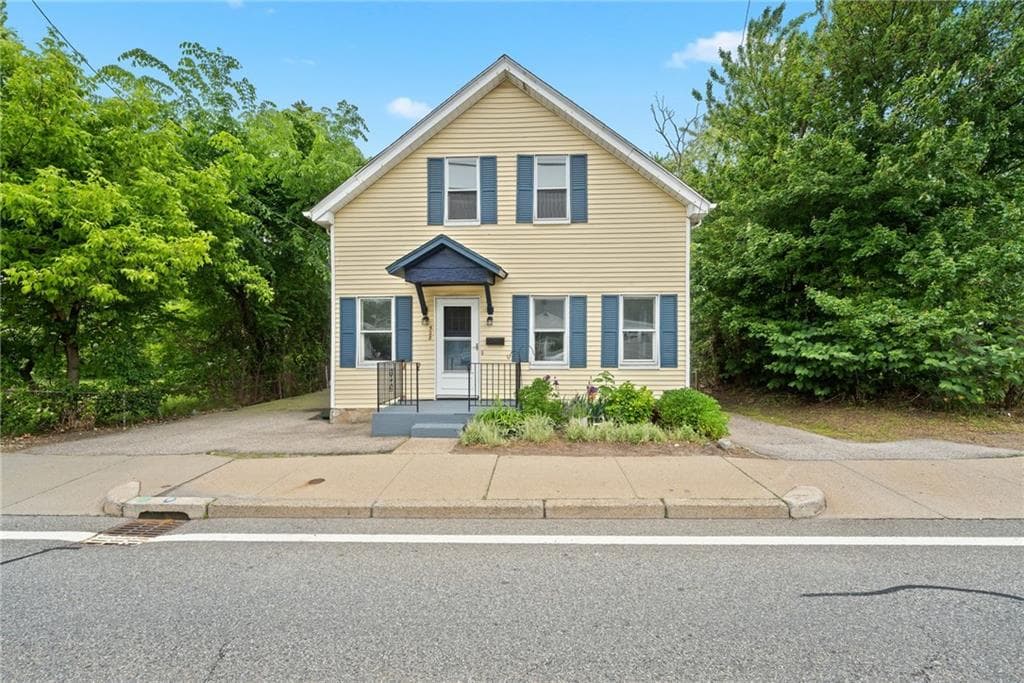 528 Warwick