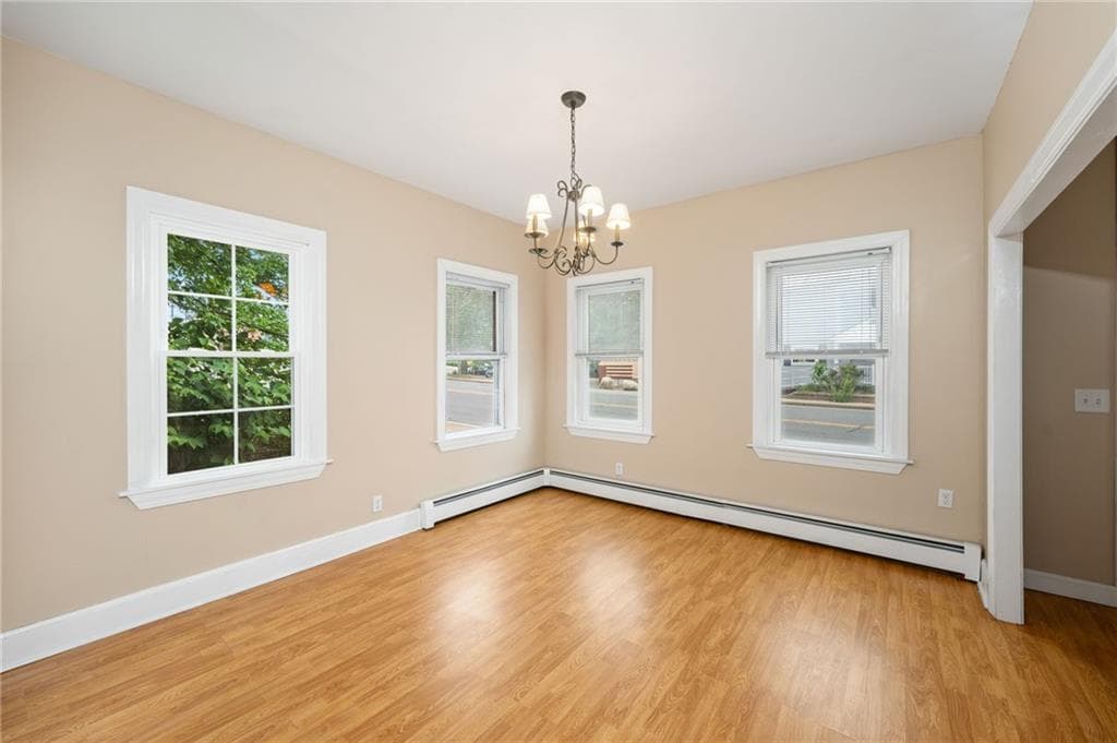528 Warwick photo 5