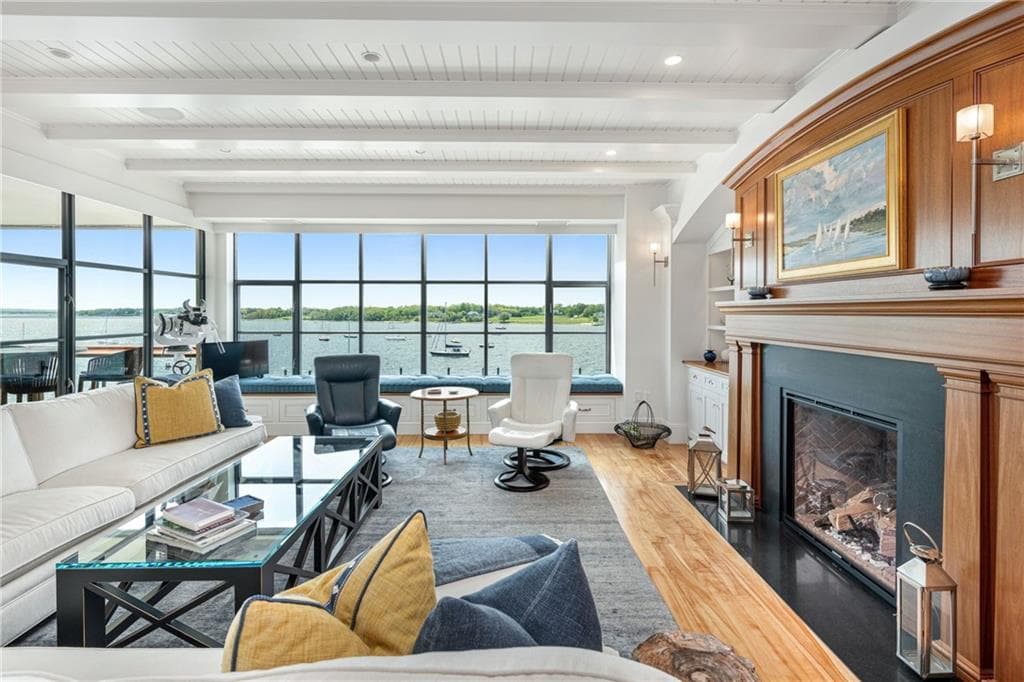345 Thames #409 N photo 4