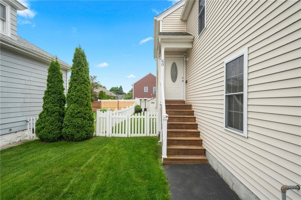 40 Mount Saint Charles