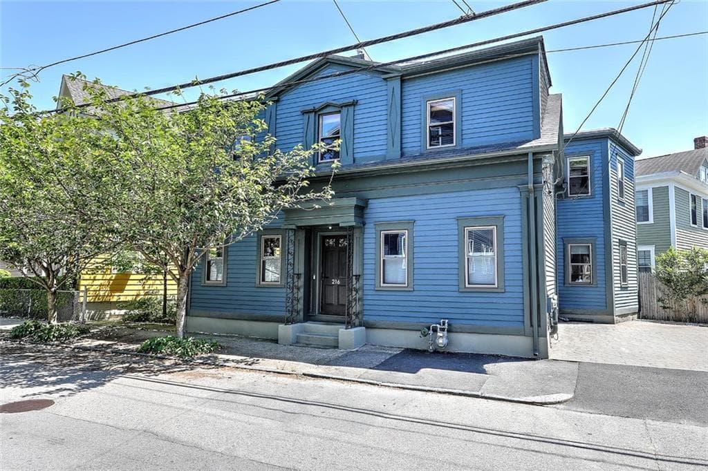216 Carpenter photo 2