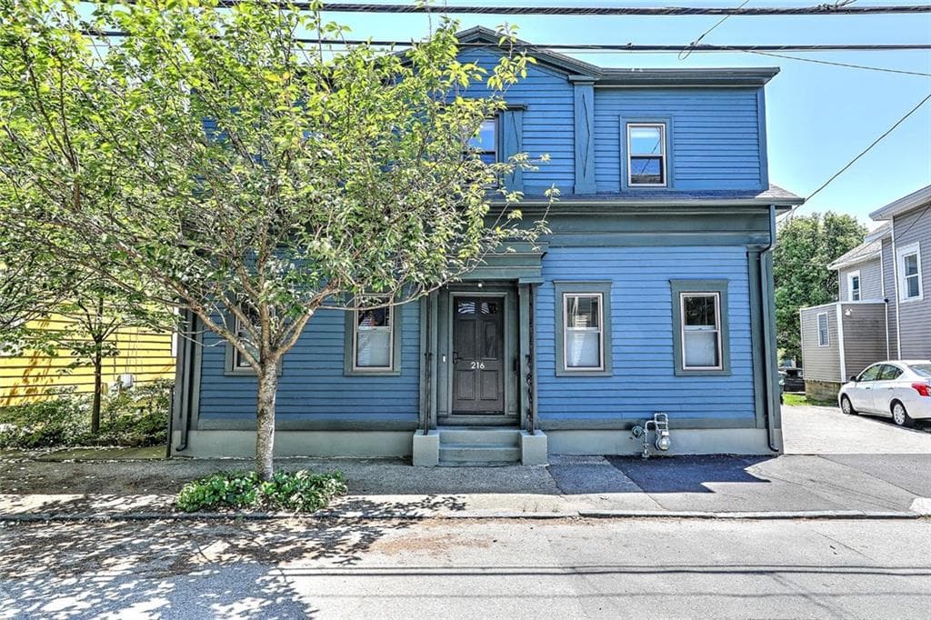 216 Carpenter