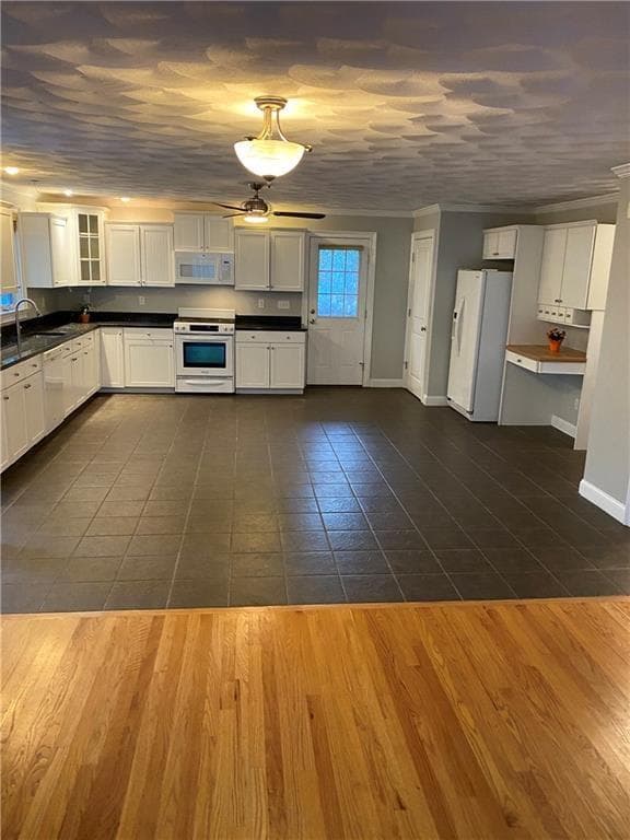 65 Hatfield photo 4