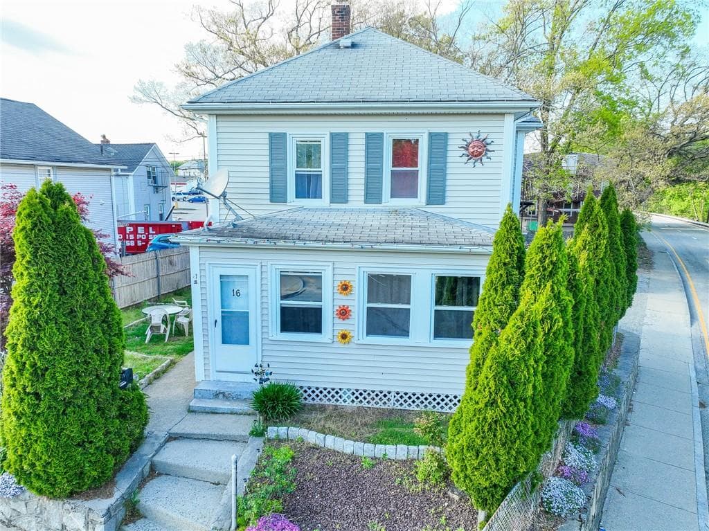16 Grove photo 2