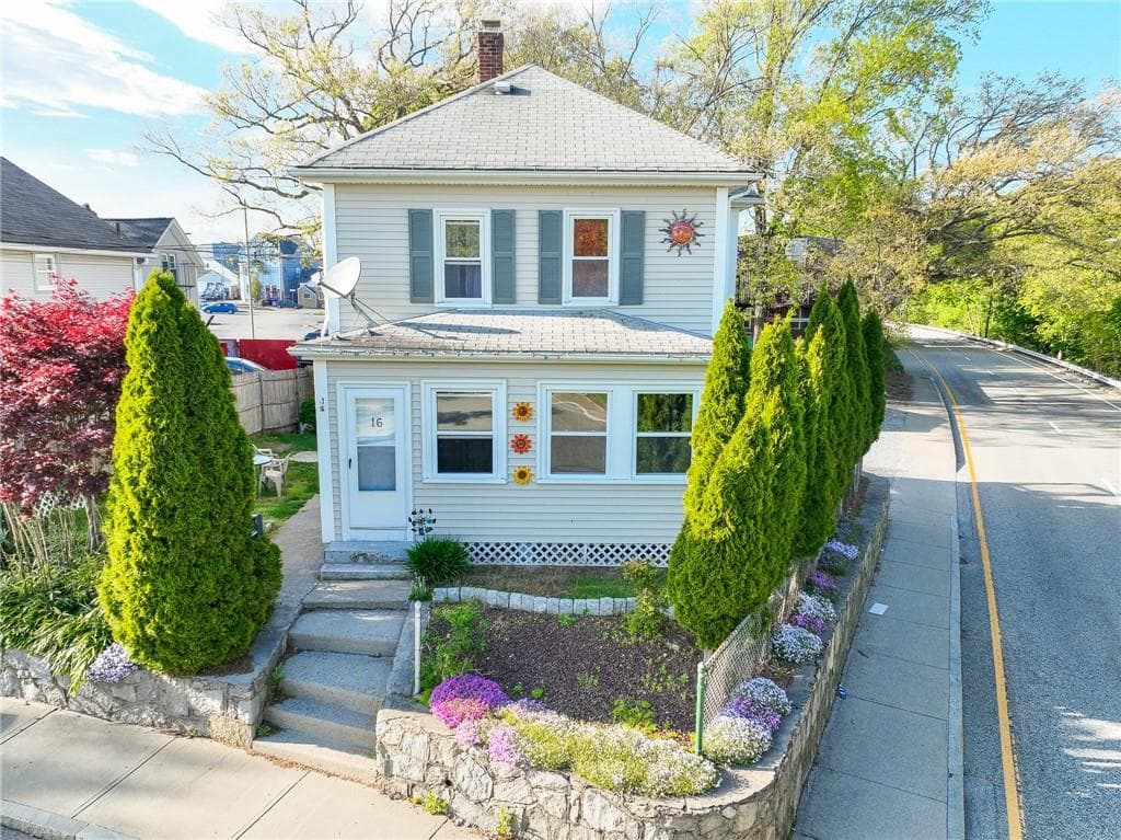 16 Grove photo 3