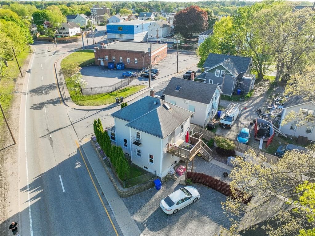 16 Grove photo 5