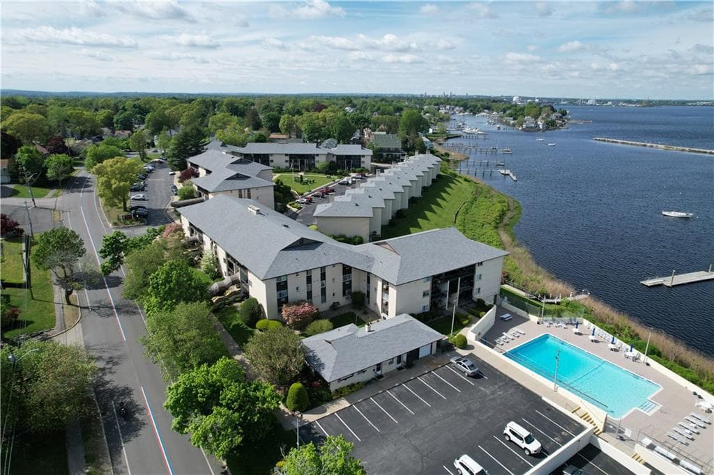 400 Narragansett #North C-8 photo 3