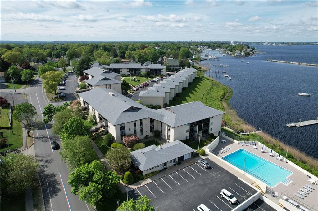 400 Narragansett #North C-8