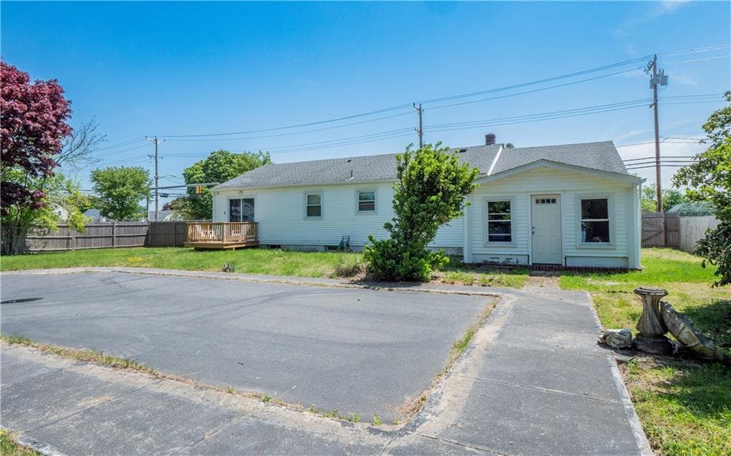 1560 West Main photo 3