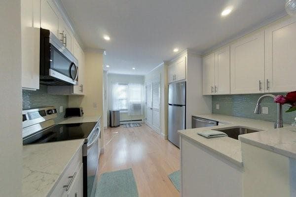 61 Clinton #C photo 3
