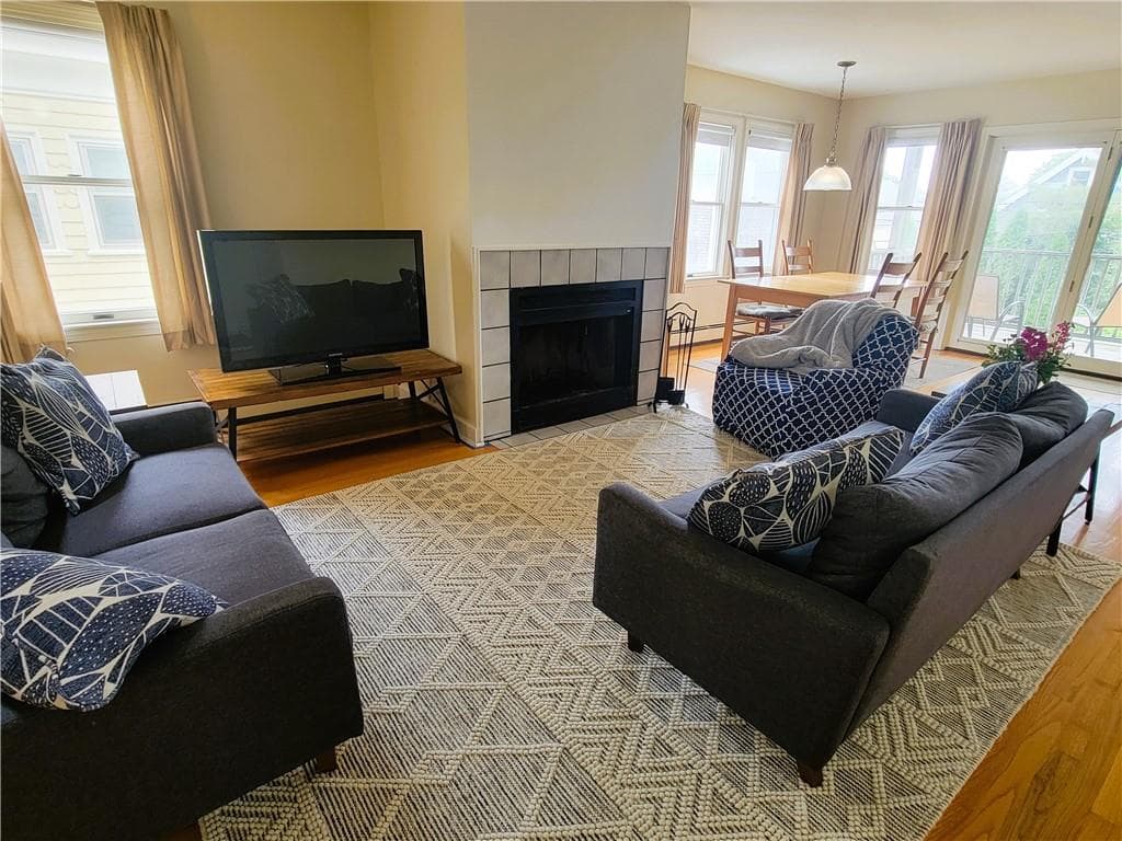 9 Narragansett #3 photo 4
