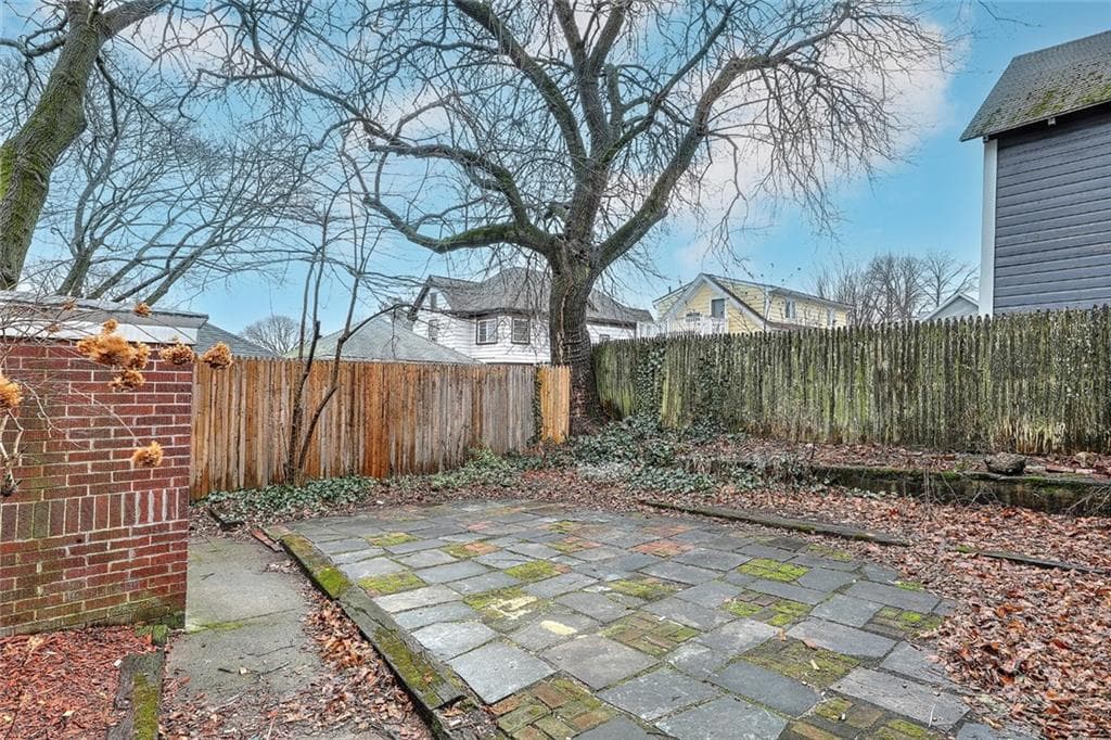 113 Lauriston #1st photo 3