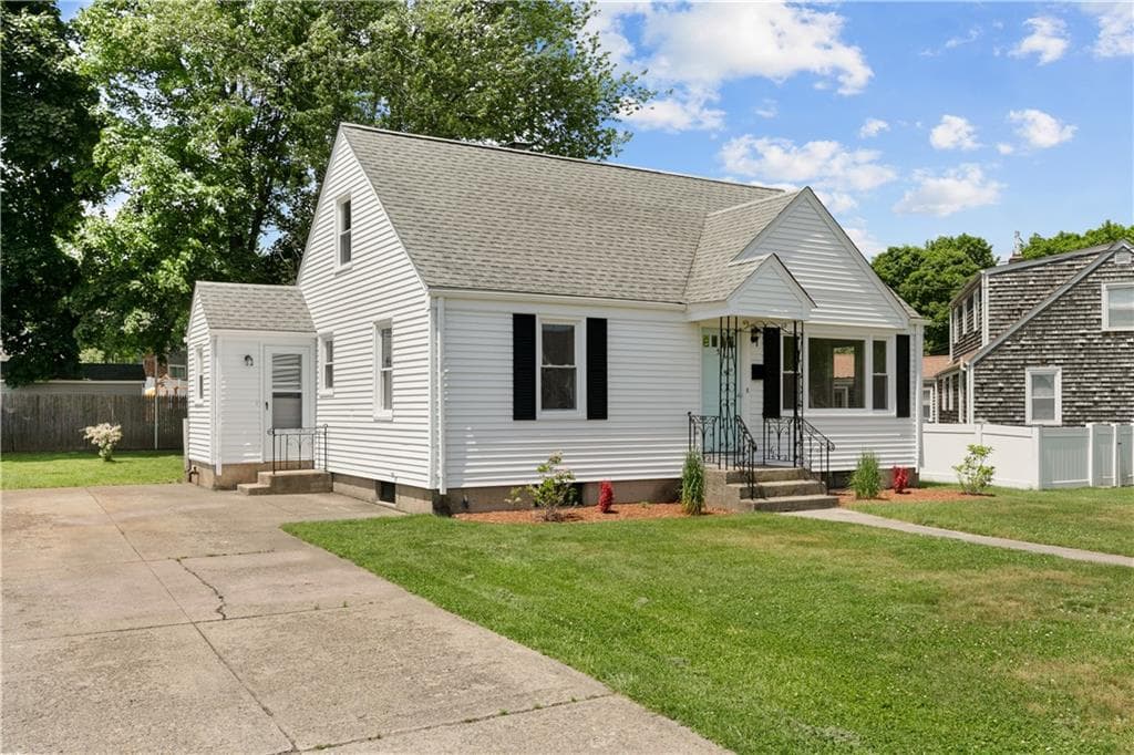 51 Midland photo 3