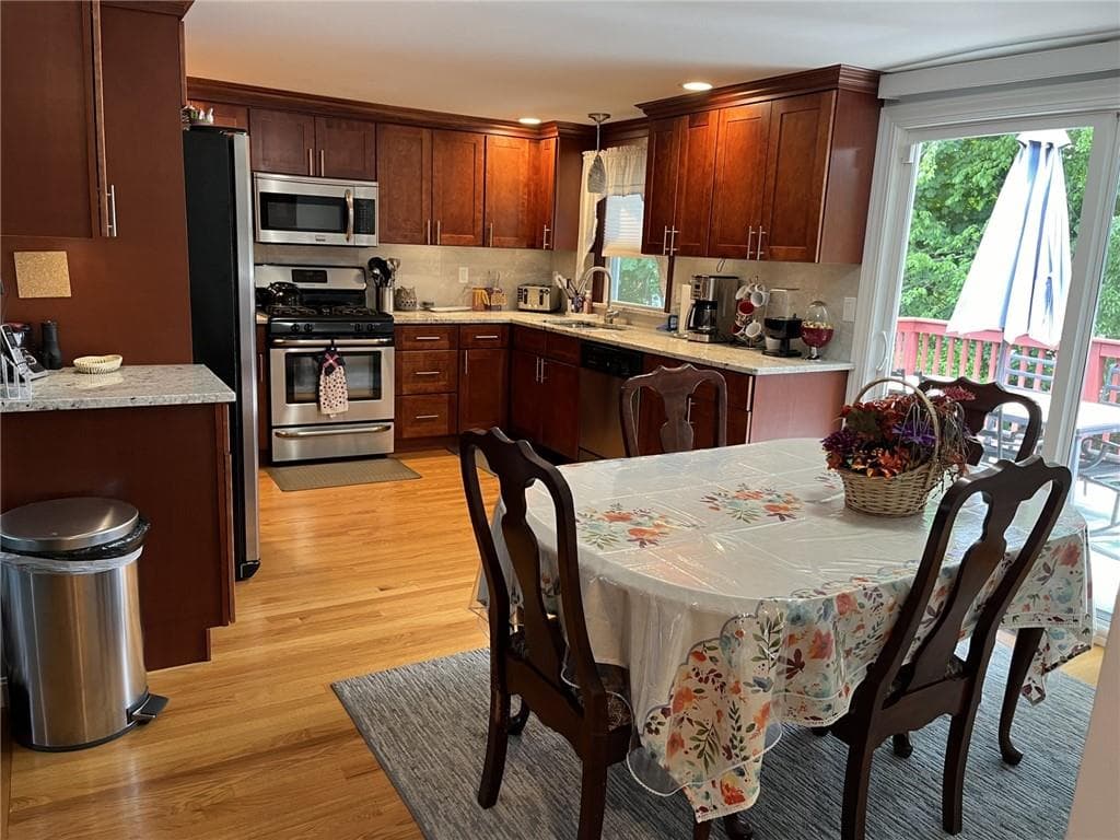 61 Brookside photo 5