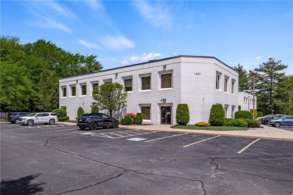 1637 Mineral Spring