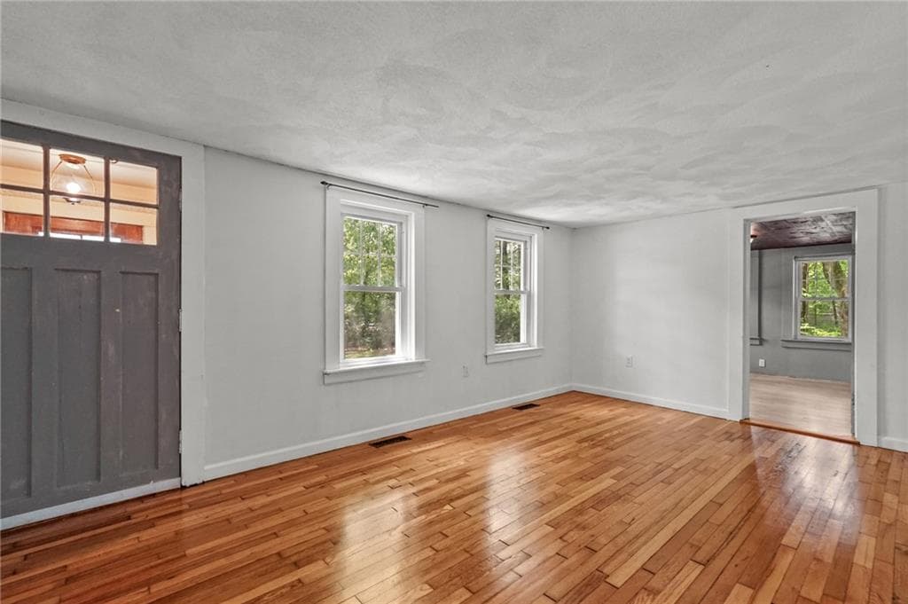 907 Putnam photo 3