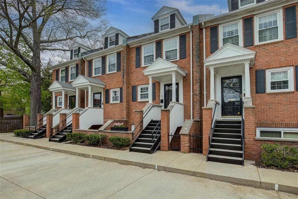 546 Angell #B3 photo 2