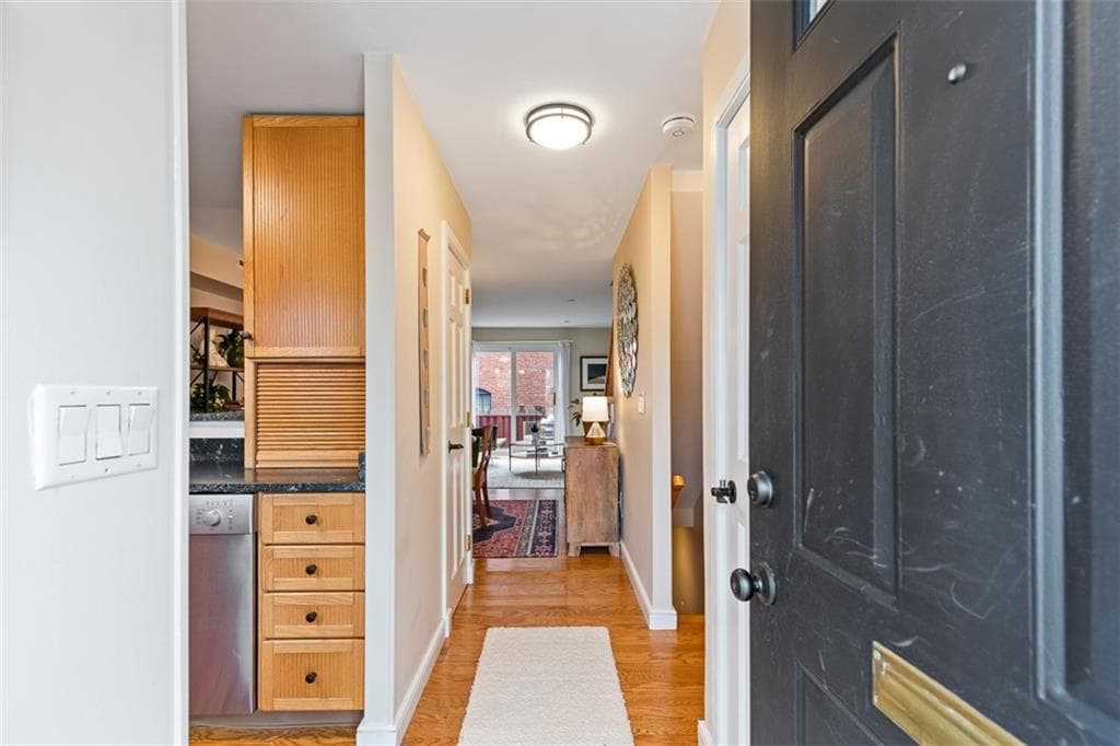 546 Angell #B3 photo 5