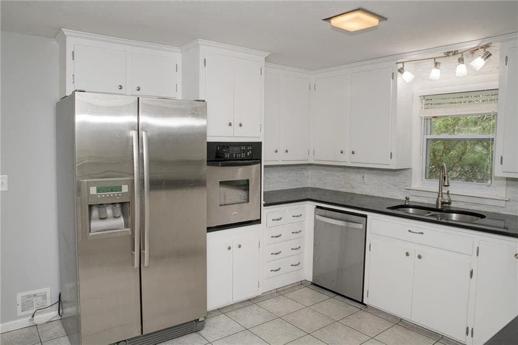 785 Centerville photo 2