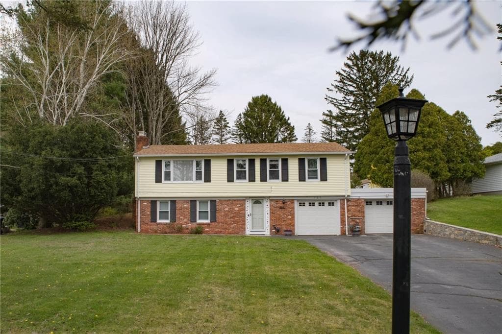785 Centerville