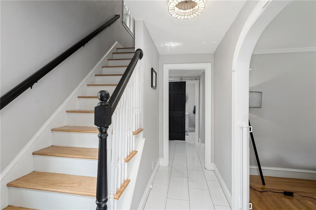 55 Roslyn photo 3