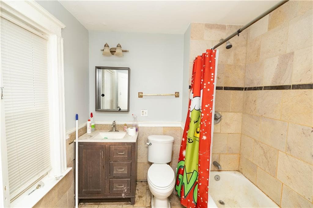 303 Narragansett photo 2