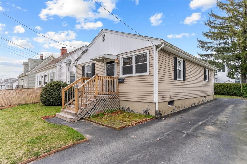 111 Midwood photo 2
