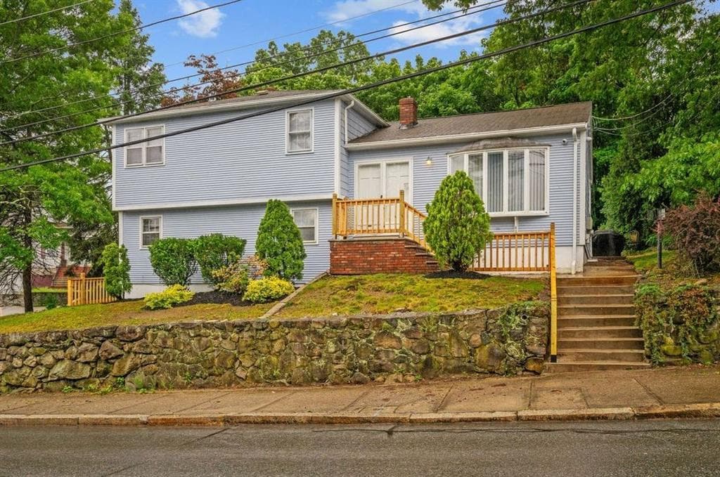 1510 Chalkstone photo 2