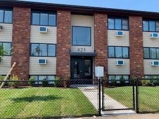 425 Warren #3