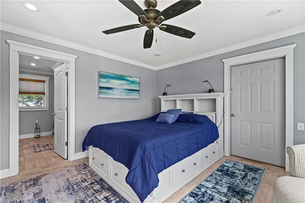 1041 Old Stafford #1 photo 4