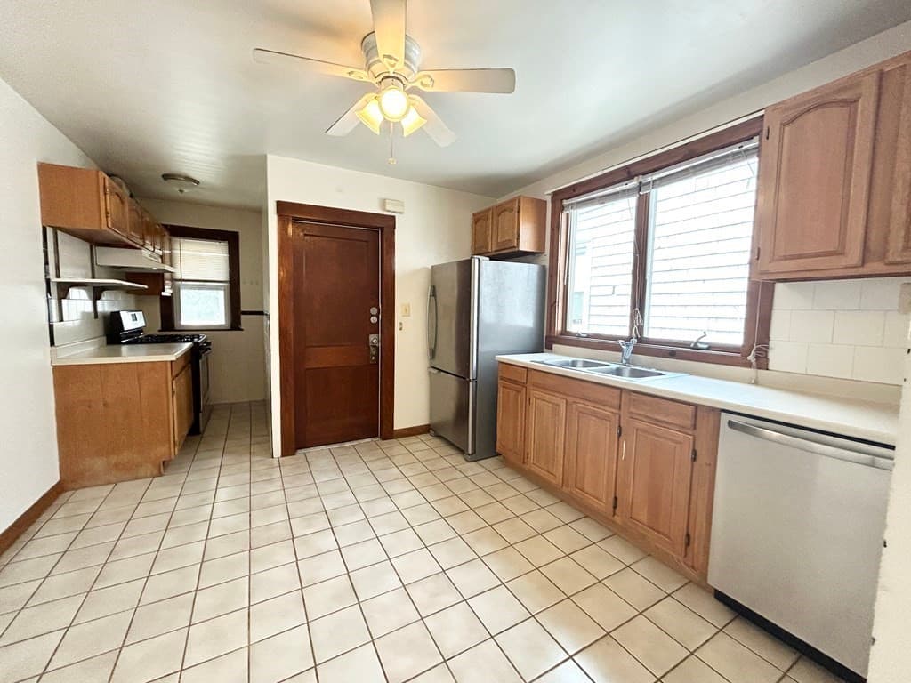 11 Romsey Street #3