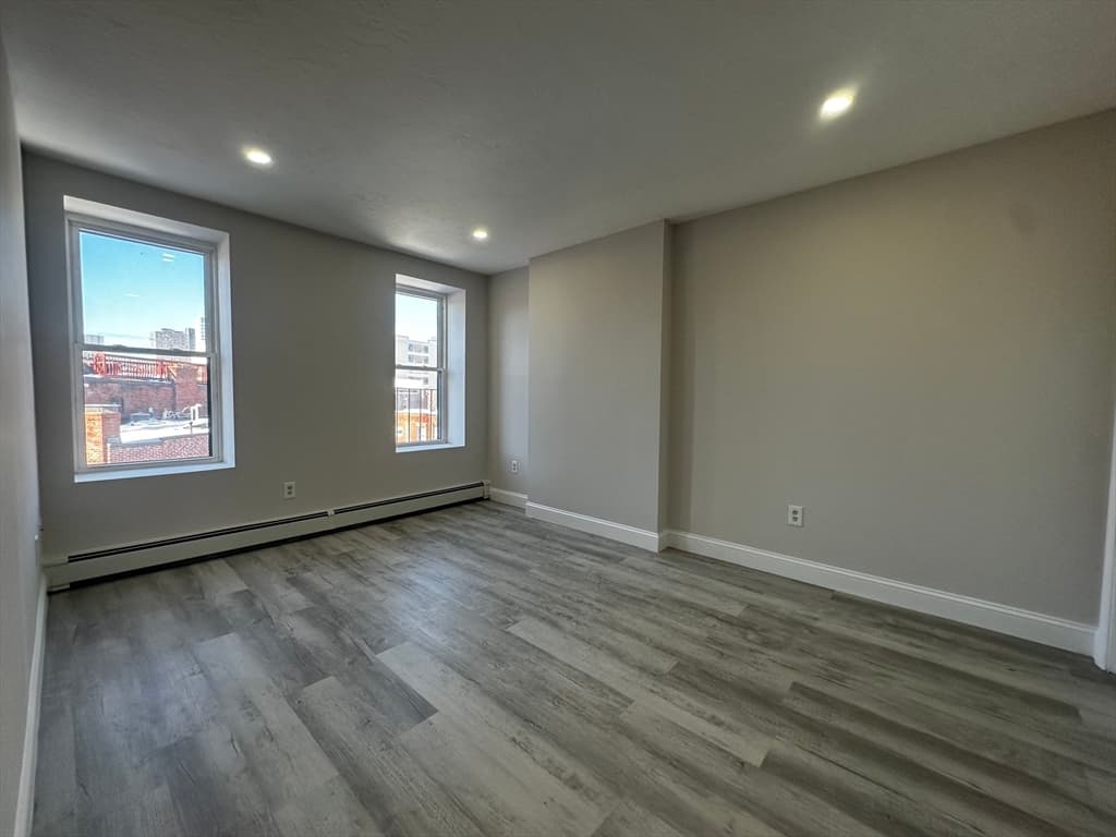 90 Hammond Street #4 photo 3