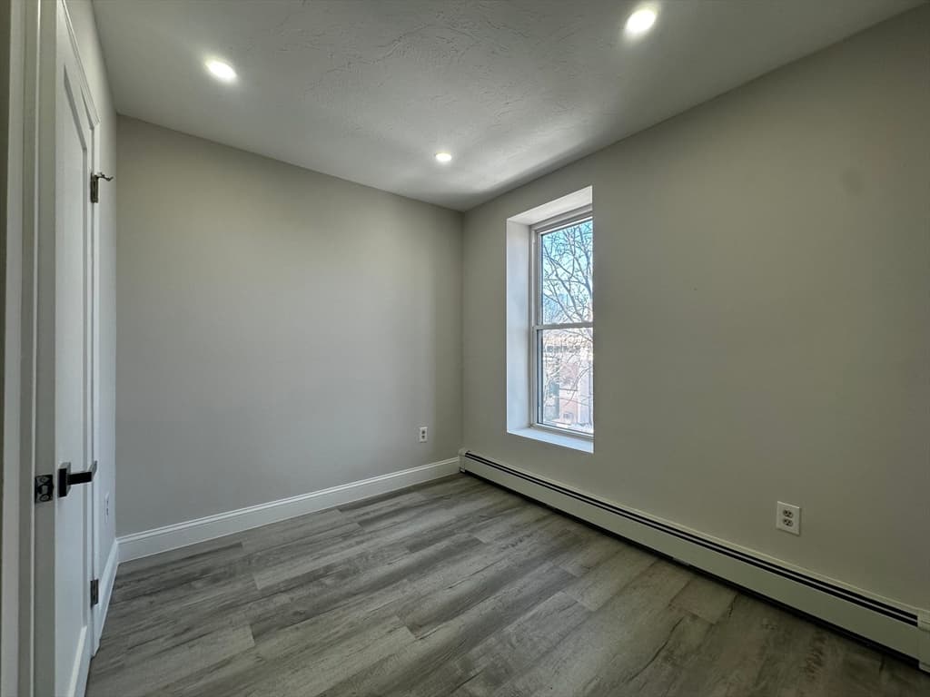 90 Hammond Street #4 photo 5