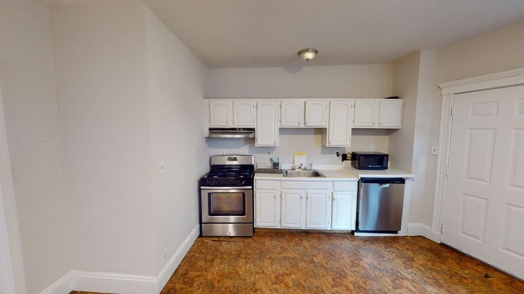 692 Columbia Road #1R