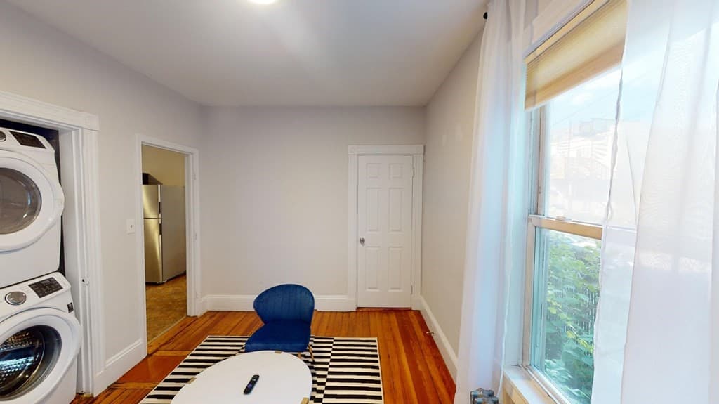 692 Columbia Road #1R photo 5
