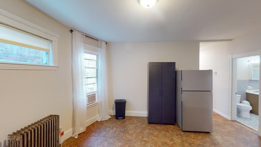 692 Columbia Road #1R photo 4