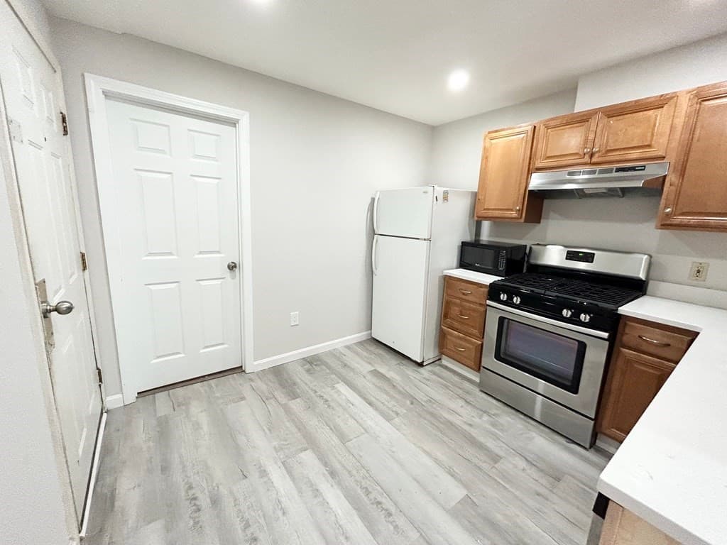 92 Hammond Street #1 photo 2