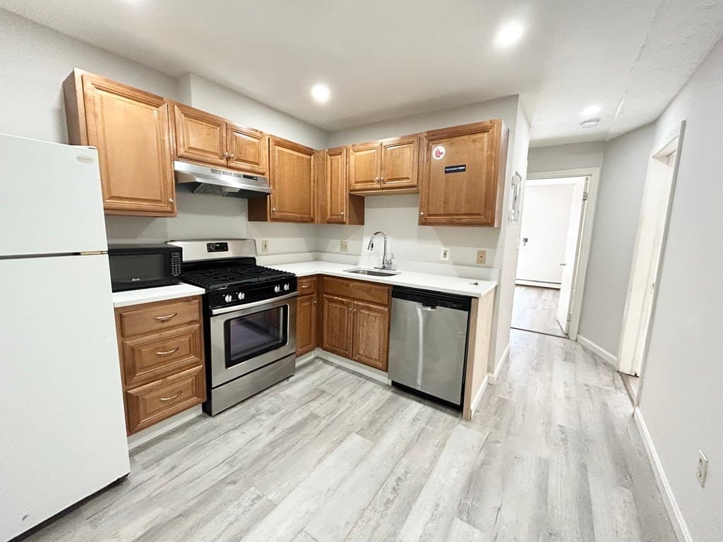 92 Hammond Street #1