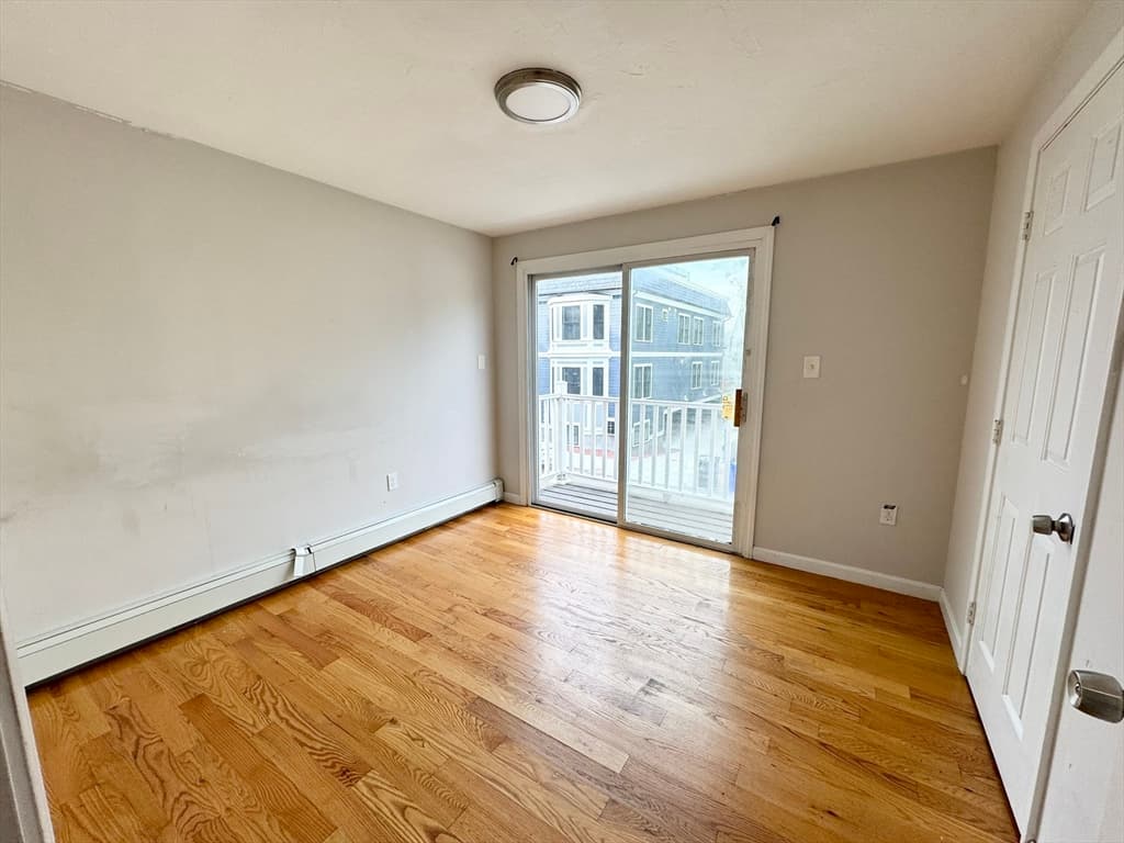 185 Sydney Street #2 photo 3