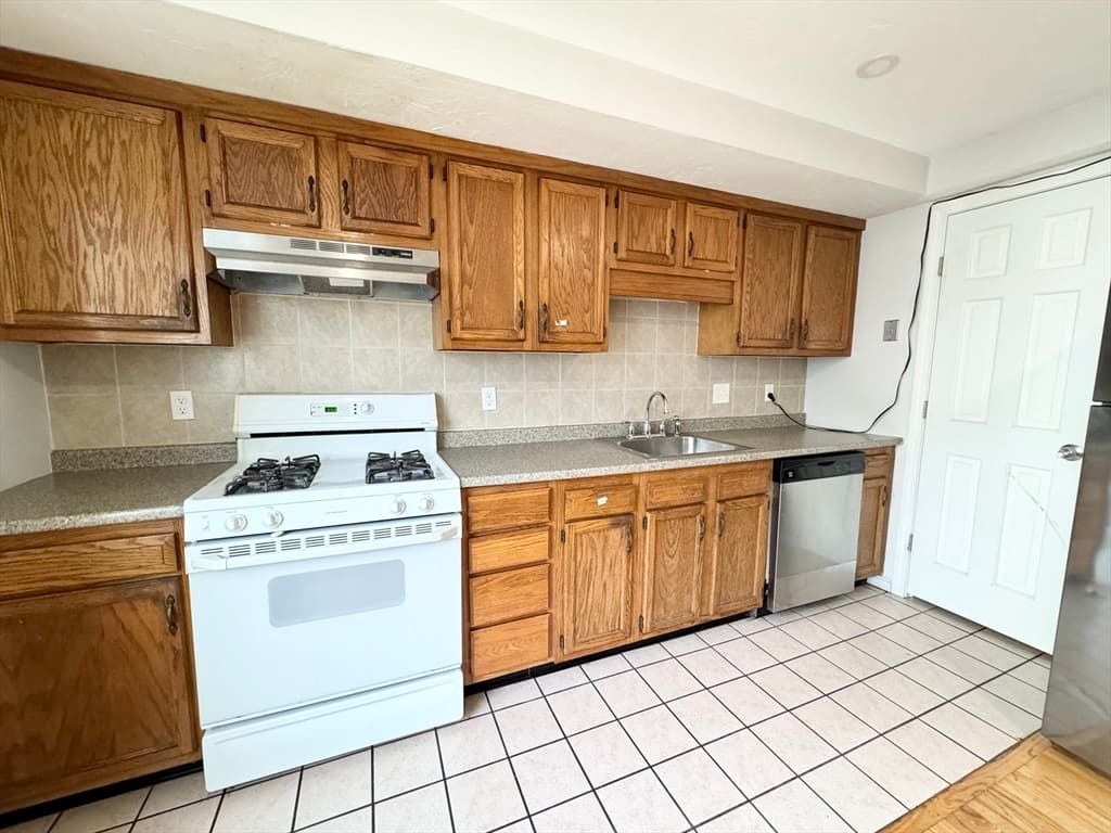 185 Sydney Street #2