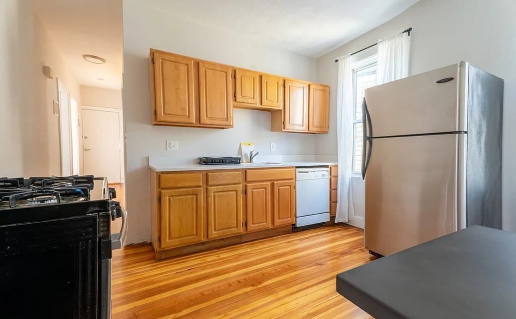 33 Edison Green Street #3