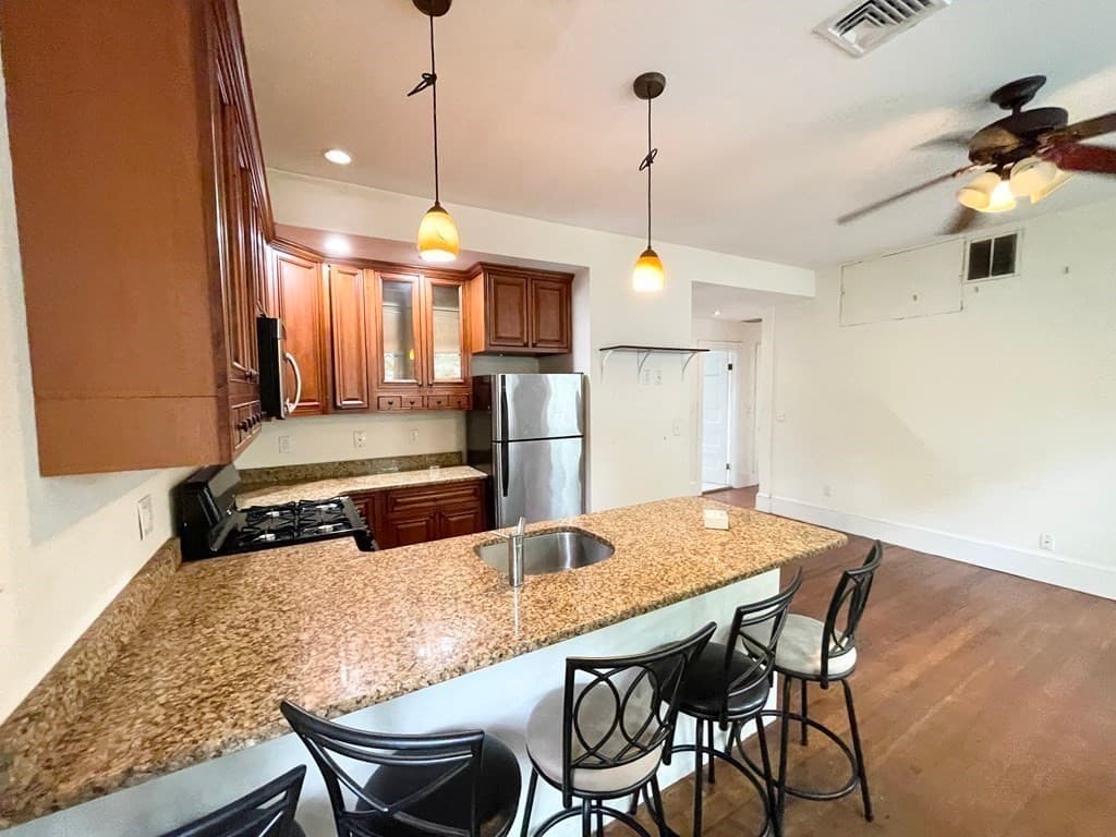112 Hillside Street #2