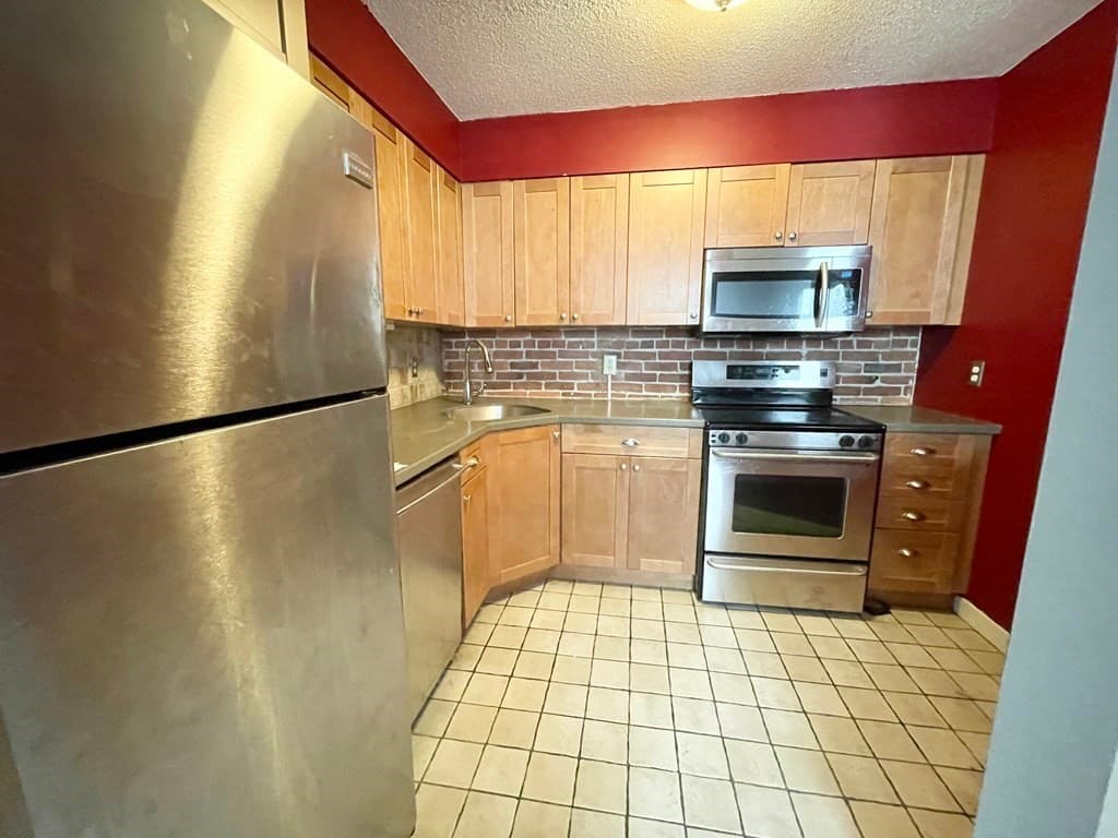 73 Gainsborough #202W