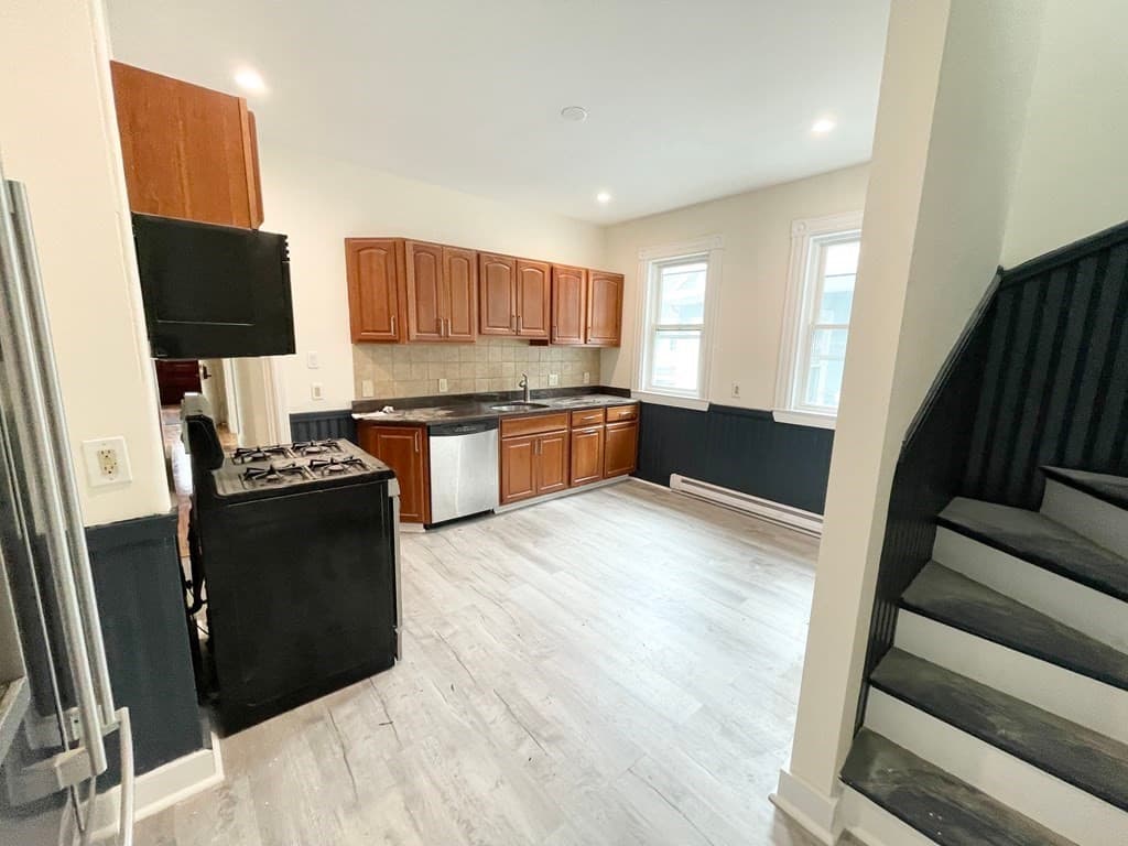 72 Roseclair #2 photo 4