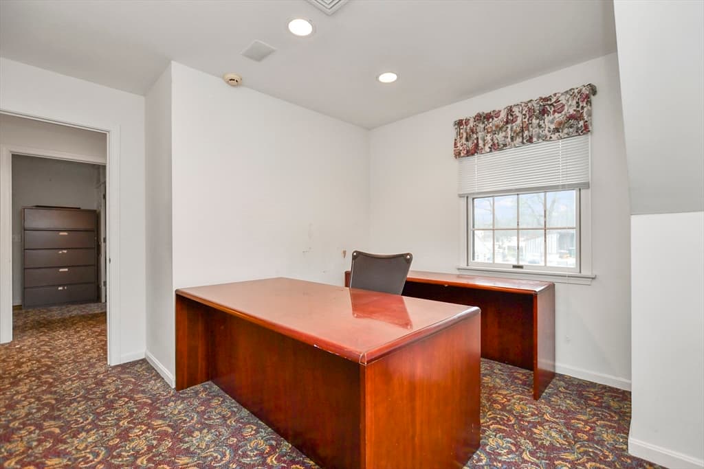 462 Winthrop Street #1B photo 5