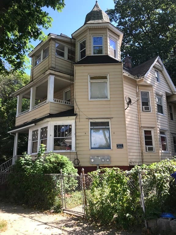 29 Warriner Ave photo 2